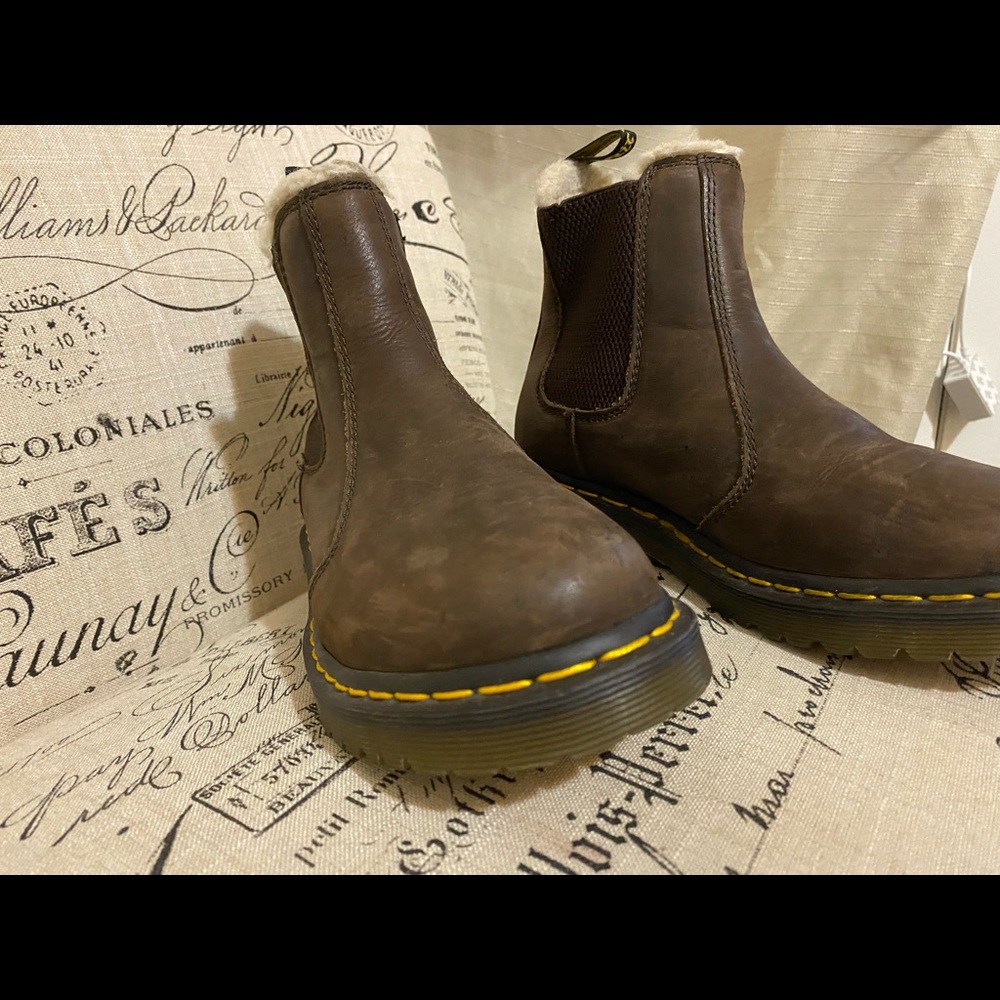 Beautiful almost new Dr.Martin woman’s boots, goes well with everything!
